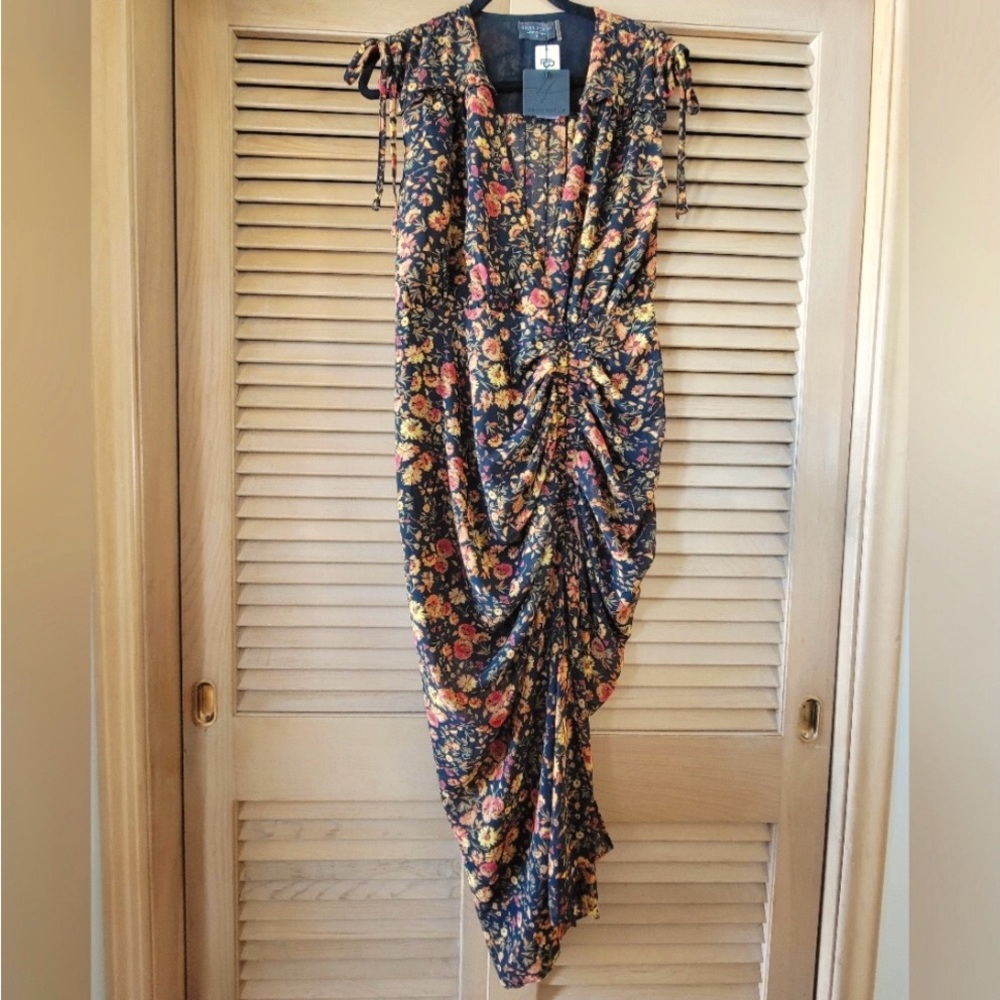 Dress Forum Sleeveless Rouch Lily Floral Dress NWT